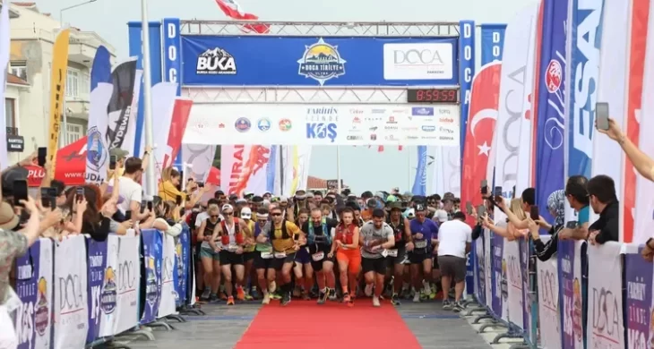 Tirilye’nin tarihi sokaklarında nefes kesen koşu