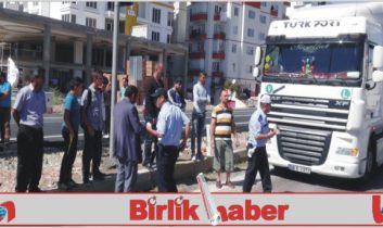 TIR’ın çarptığı yaya ağır yaralandı