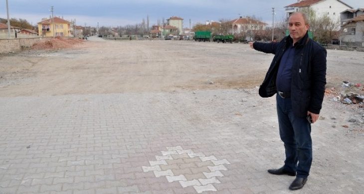 Topakkaya’ya 12 Bin Metrekarelik Kent Meydanı