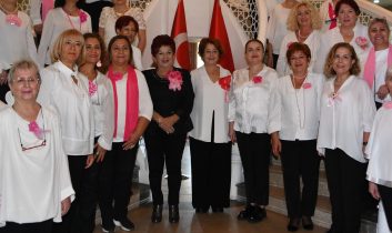 AKK’de meme kanserine sergiyle farkındalık: “Erken tanı hayat kurtarır”