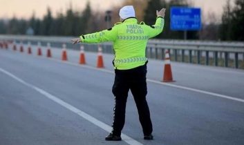 İstanbul’da 30 ağustos provaları için bazı yollar trafiğe kapatıldı