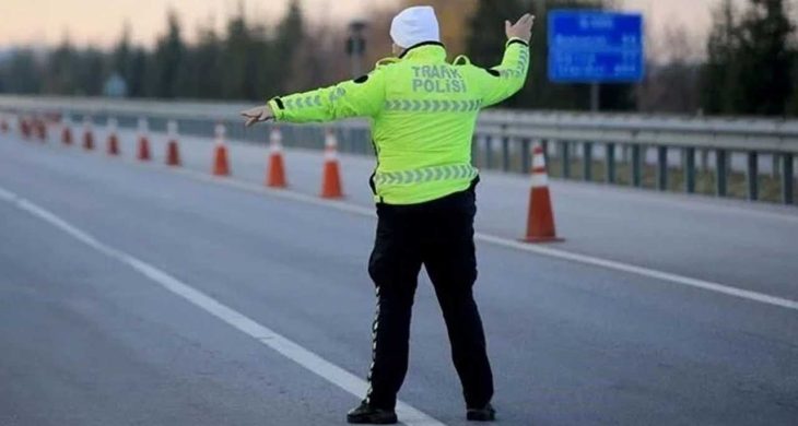 İstanbul’da 30 ağustos provaları için bazı yollar trafiğe kapatıldı