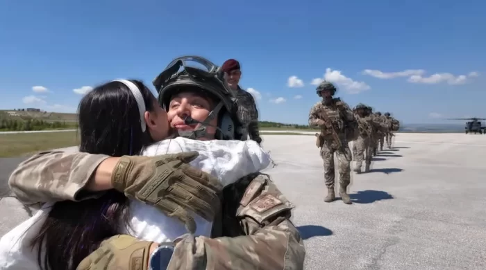 TSK personelinden kara, hava ve denizde Babalar Gününe özel kutlama