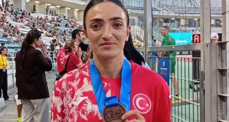 Tuğba Toptaş Balkan Üçüncüsü oldu