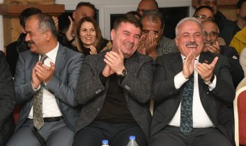 Başkan Dinçer ve Vali Kumbuzoğlu Tur Rehberleriyle Bir araya Geldi