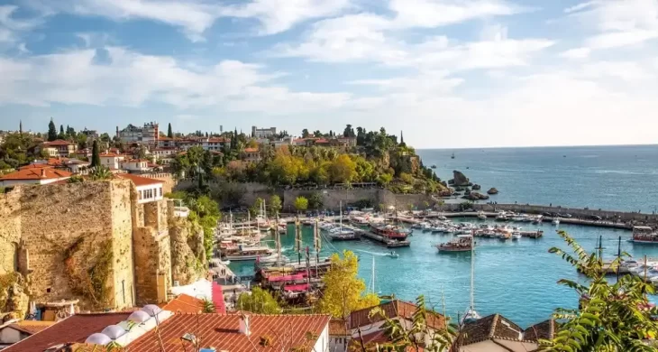 Turizm geliri yılın ilk çeyreğinde 9,9 milyar dolara yaklaştı