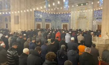 Türkiye bayram sabahına camilerde kavuştu