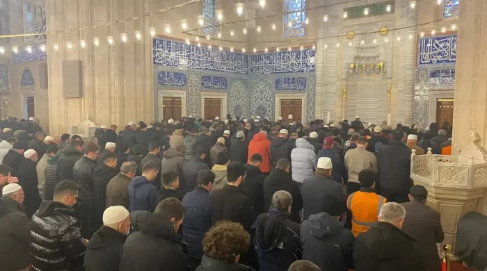 Türkiye bayram sabahına camilerde kavuştu