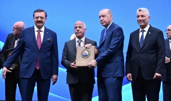 Türkiye Odalar ve Borsalar Birliğinden Akyürek’e Hizmet Şeref Plaketi