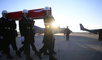 Türkiye şehitlerini uğurluyor: 20 kahraman asker için tören