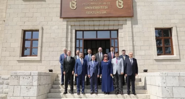 ÜAK yönetim kurulu, ISUBÜ ev sahipliğinde toplandı