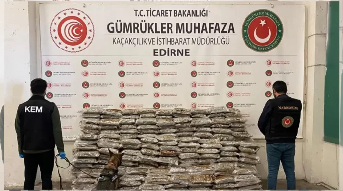 Üç sınır kapısında 484 kilo uyuşturucu yakalandı