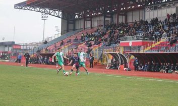 Düzcespor sahasında Amasyaspor’u 2-1 yendi