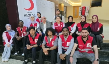 Üniversiteli genç Kızılaycılardan buluşma