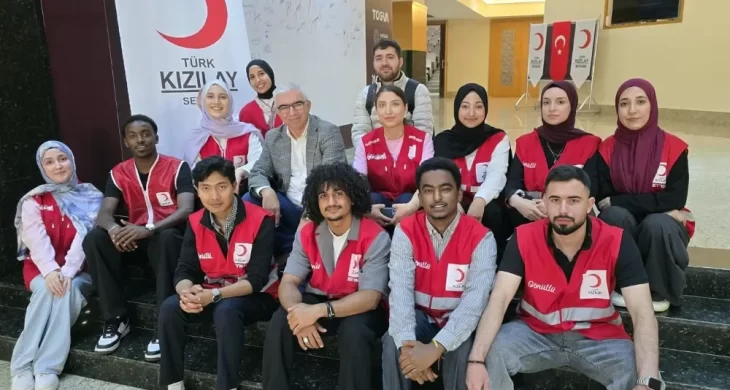 Üniversiteli genç Kızılaycılardan buluşma