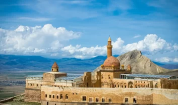 İshak Paşa Sarayı’nı UNESCO listesine taşıyacak proje başlatıldı