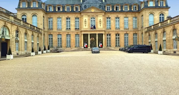 Fransa’da bu kez Elysee Sarayı’nda hırsızlık: Gümüş eşyalardan sorumlu görevli tutuklandı