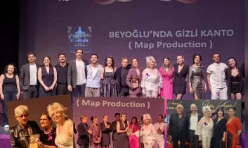 Üstün Akmen Tiyatro Ödülleri’nde 10. yıl gururu