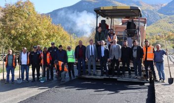 Vali Ergün, Ardanuç-Ardahan yolundaki asfaltlama çalışmalarını denetledi