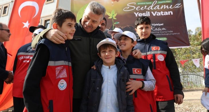 Vali Ergün, öğrencilerin isteğini kırmadı: TOGG ile evlerine gönderdi