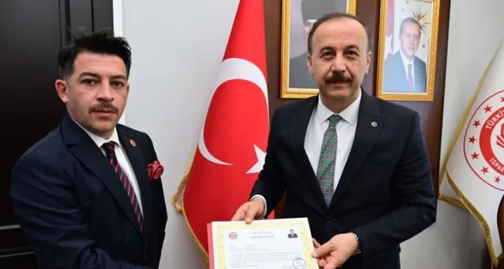 Vali Erin’den Başarılı Kaymakamlara takdir belgesi