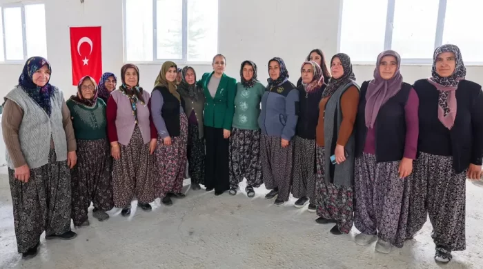 Vali hanıma şalvarlı karşılama
