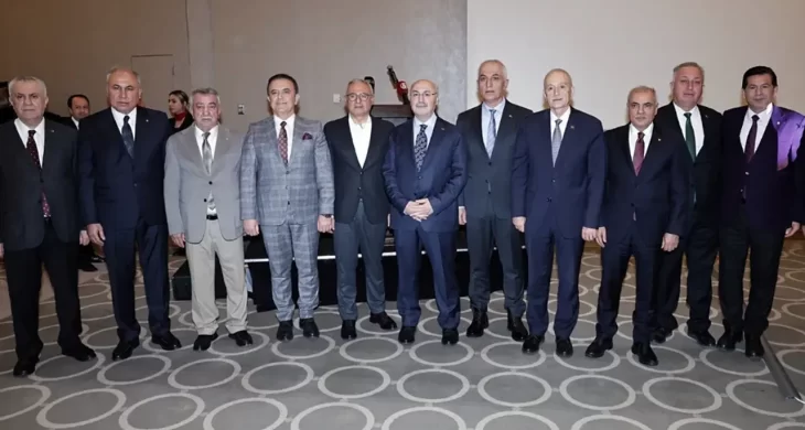 Vali Köşger Adanalılarla vedalaştı