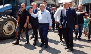 Vali Köşger Yüreğir’de esnaf ve vatandaşlarımızla buluştu