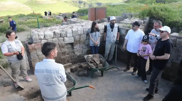 Vali Polat ve Milletvekili Çalkın’dan Ani Örenyeri’nde inceleme