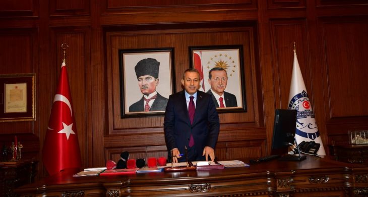 Trabzon Valisi Tahir Şahin göreve başladı