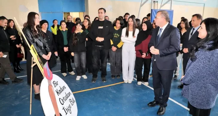 Vali Ziya Polat, “Bir Şiir, Bir Resim, Bir Kadın” etkinliğine katıldı