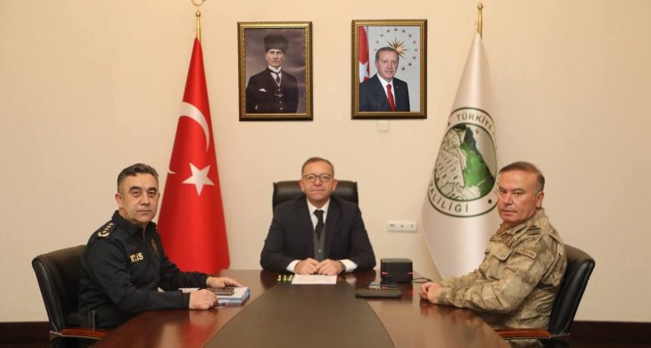 Kars Valisi Ziya Polat, 81 il Valisinin katıldığı güvenlik toplantısına VKS ile katıldı