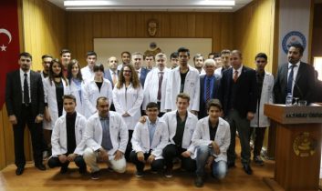 Veteriner Hekim Adayları Beyaz Önlük Giydi