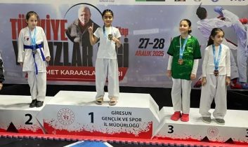 Kars’ın “altın” kızları Giresun’u salladı!