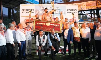 Seydikemer Seki Güreşleri’nde Başpehlivan İsmail Koç, Güreş Ağası Şaban Karaşal oldu