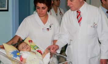 Karaciğer nakliyle hayata tutundu, şimdi Tıp Fakültesi öğrencisi