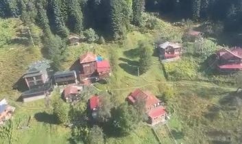 Yoğun yağış sonrası Ayder turizm merkezi’nde tahliye çalışmaları başladı