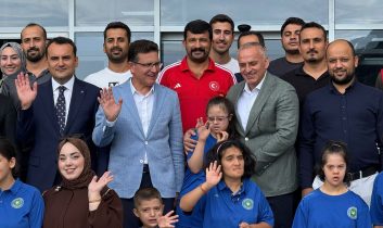 Hacı Abdullah Onur Özel Eğitim Okulu’na anlamlı ziyaret ve spor malzemesi desteği