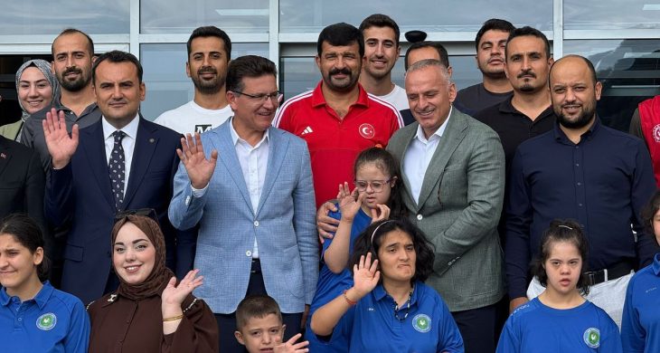 Hacı Abdullah Onur Özel Eğitim Okulu’na anlamlı ziyaret ve spor malzemesi desteği