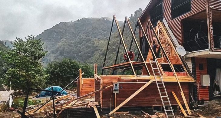 Fırtına Vadisi’ndeki izinsiz ve taşkın riski altındaki yapılar tek tek kaldırılıyor