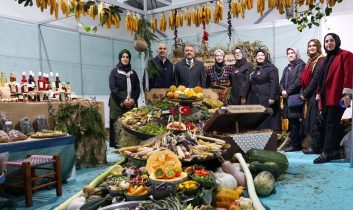 Vali Baydaş, Rize Gastronomi Günleri’ni ziyaret etti