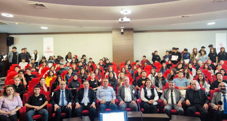 Gençlerin kriz iletişimi Hatay’da masaya yatırıldı