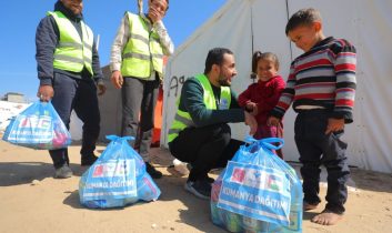 İnsan Vakfı Gazze’de yardımlarını sürdürüyor