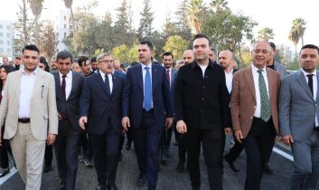 Dünya Asrın İnşasına şaştı kaldı