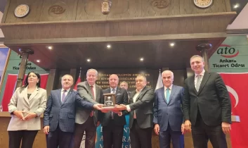 Başkent Ankara Meclisi Genel Kurulu’nda üstün hizmet ve başarı ödülleri verildi