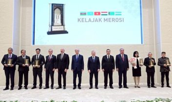 Özbekistan’da ilk “Kelajak Merosi” ödülleri sahiplerini buldu: Sultan Raev’e Edebiyat Ödülü