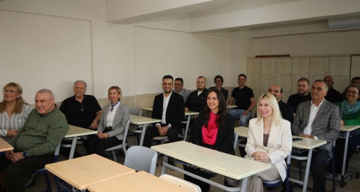 Antalya Anadolu lisesi mezunları okullarına büyük destek verdi