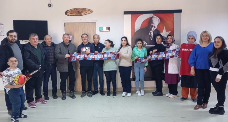 Artvin Trabzonspor Taraftarlar Derneğinden özel gereksinimli bireylere anlamlı ziyaret