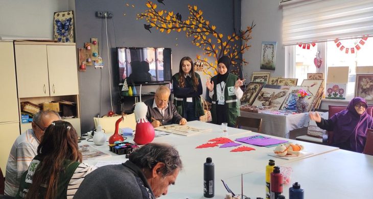 Yeşilay Sakarya ve SAÜ Genç Yeşilay’dan huzurevinde nesiller arası anlamlı buluşma