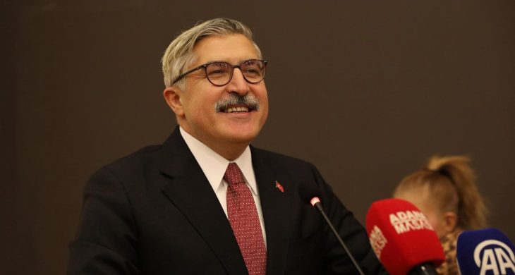 “Bayrağa uzanan eller kırılır; bu millet bayrağı yere düşürmez, vatanı böldürmez, Türkiye yenilmez”